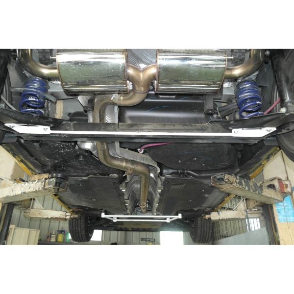 Ultra-Racing Stabi Hinterachse Clio 4 RS